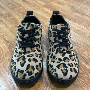 Easy Street Comfort Wave Women’s Leopard Print Tennis Shoes